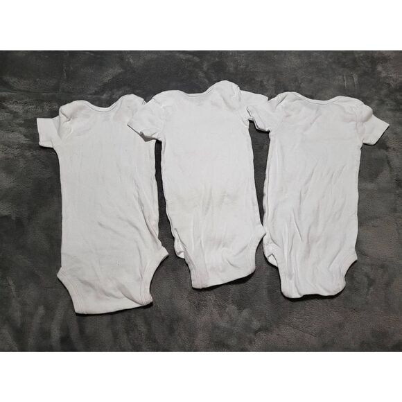 Bundle of 3 white bodysuits - Picture 6 of 6
